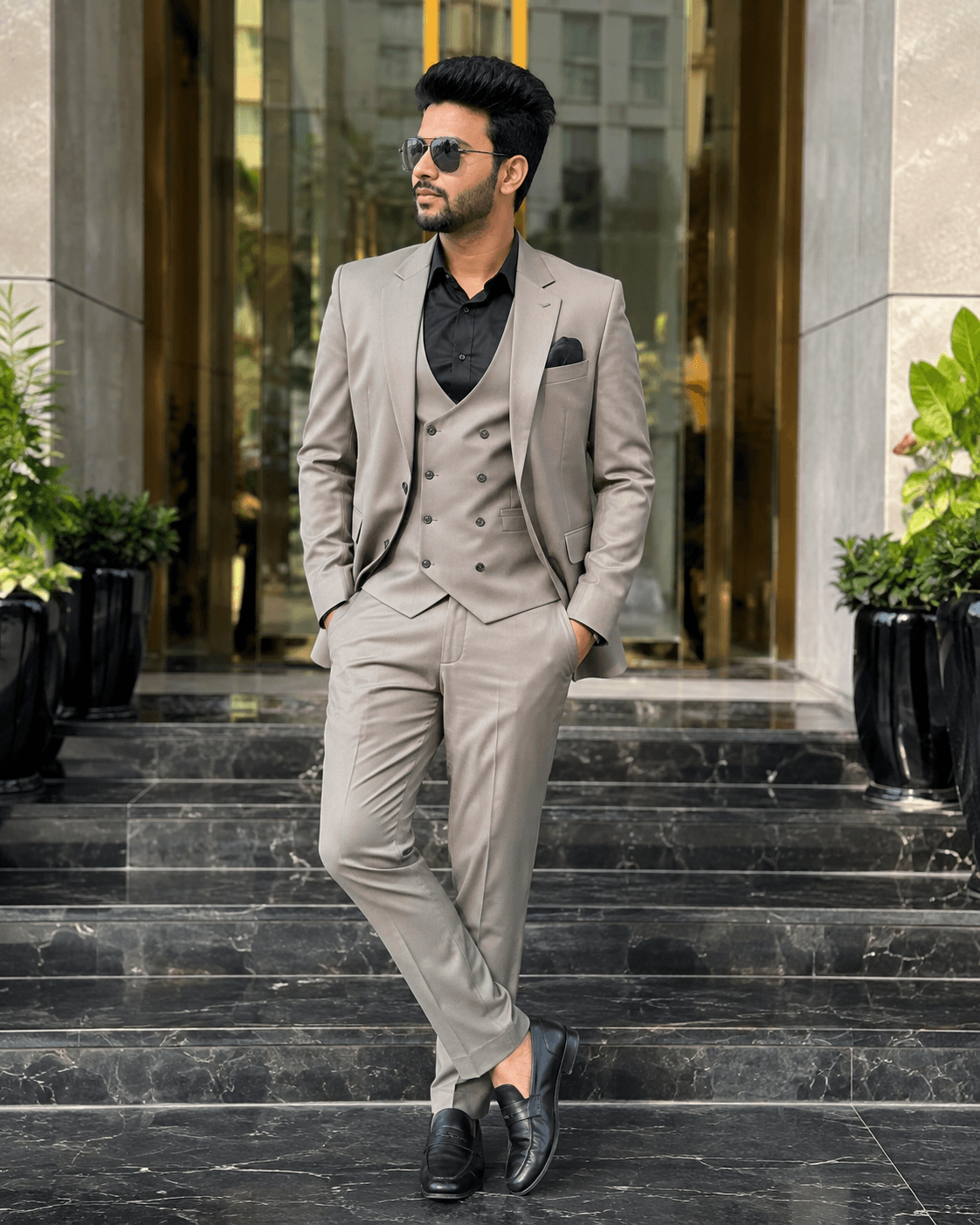Mens suit - Image 1